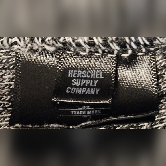 Herschel Grey Knit Beanie – Classic Cuffed Winter Hat Unisex - Picture 6 of 6